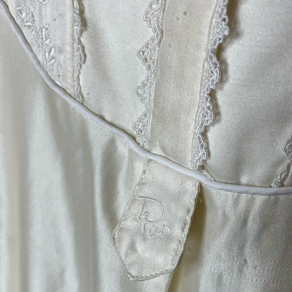 Christian Dior Vintage Long Ivory Nightgown Long Sleeve Lace Detail Size‎ Medium